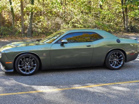 Used 2023 Dodge Challenger R/T Scat Pack w/ Plus Package image 3