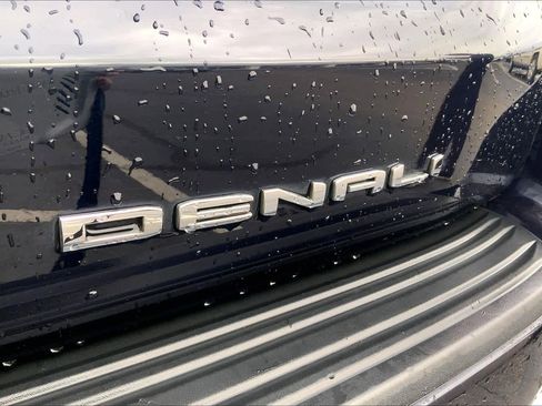 Used 2023 GMC Yukon XL Denali image 33