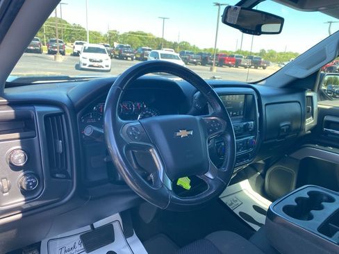 Used 2018 Chevrolet Silverado 1500 LT w/ Texas Edition image 13