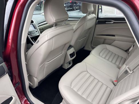 Used 2019 Ford Fusion SEL image 28