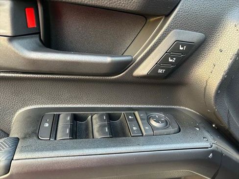 Used 2025 Toyota 4Runner TRD Off-Road Premium AWD/4WD image 17