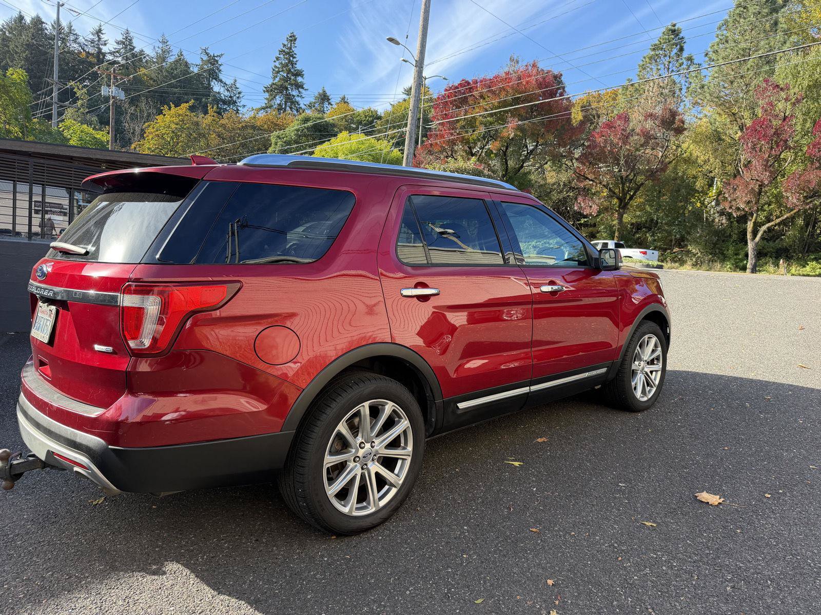 Used 2016 Ford Explorer Limited AWD/4WD image 3