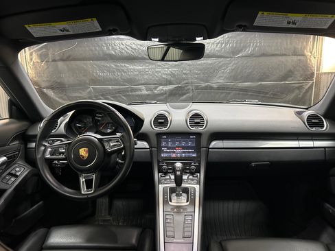 Used 2018 Porsche 718 Cayman RWD image 10