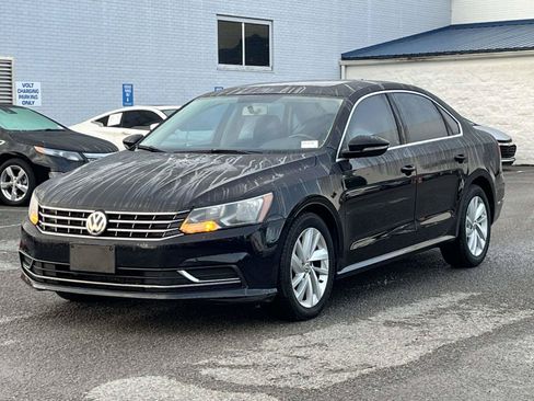 Used 2018 Volkswagen Passat 2.0T SE FWD image 3