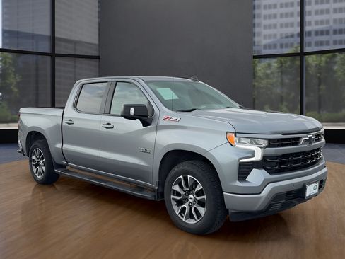 Used 2025 Chevrolet Silverado 1500 RST AWD/4WD image 3
