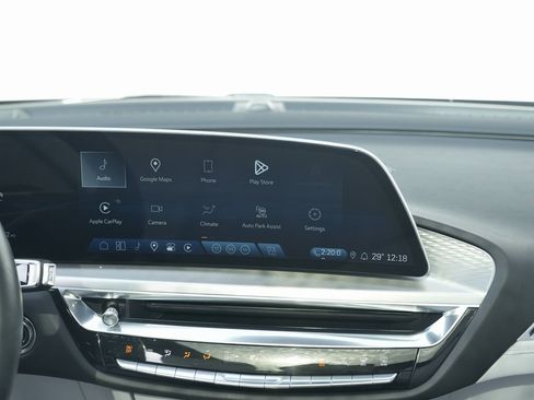 Used 2024 Cadillac Lyriq Luxury image 39