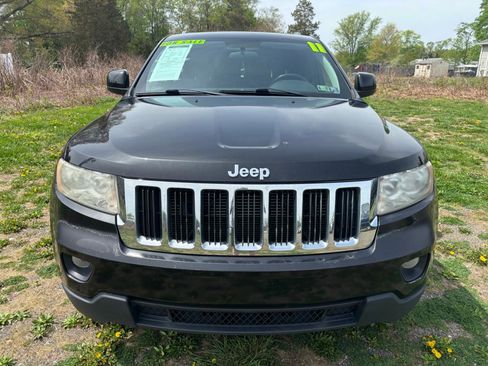 Used 2011 Jeep Grand Cherokee Laredo image 2