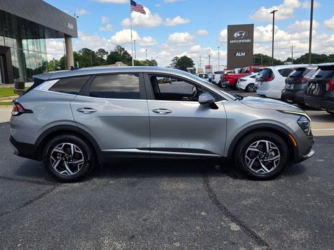 Used 2025 Kia Sportage LX FWD image 14