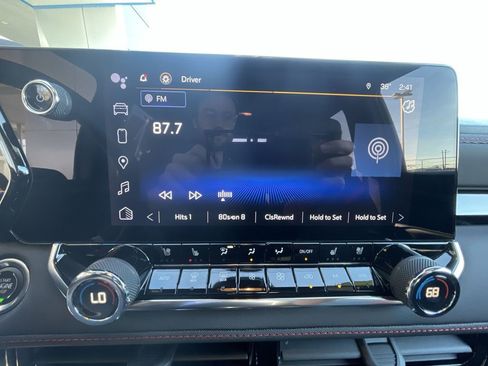 Used 2023 Chevrolet Colorado Z71 w/ Z71 Convenience Package 2 image 13