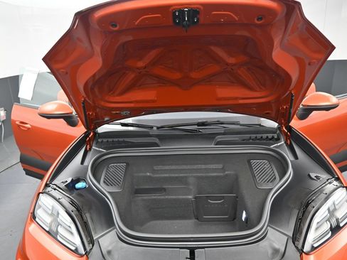 Used 2024 Porsche Macan 4 Electric image 19