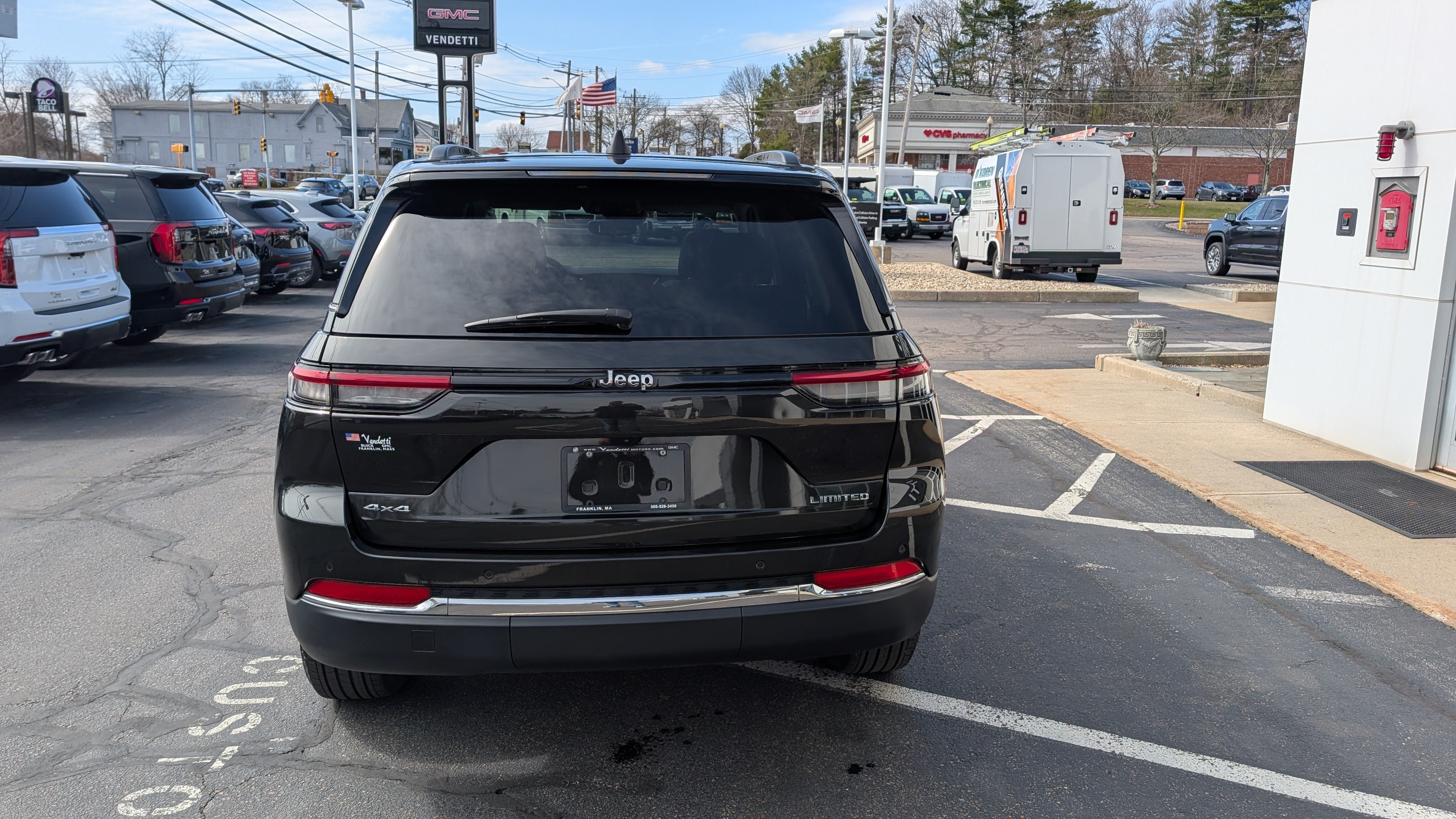 Used 2024 Jeep Grand Cherokee Limited AWD/4WD image 13