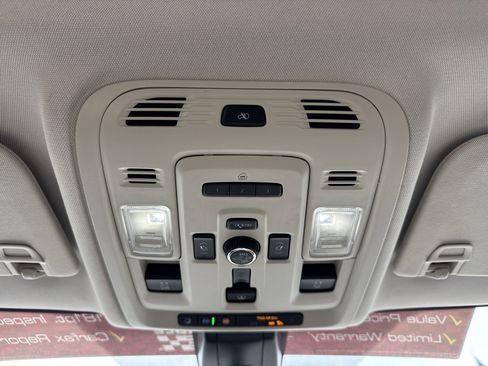 Used 2021 GMC Yukon XL Denali w/ Denali Premium Package image 28