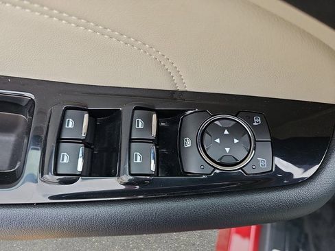 Used 2019 Ford Edge Titanium w/ Class II Trailer Tow Package image 27