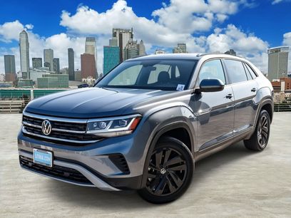 Used 2022 Volkswagen Atlas Cross Sport SE w/ Black Wheel Package