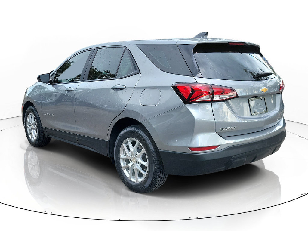 Used 2023 Chevrolet Equinox LS FWD image 4