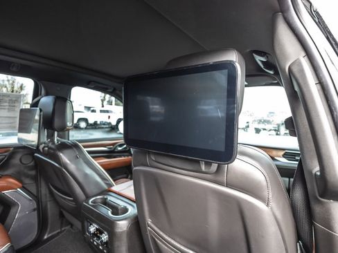 Used 2023 GMC Yukon Denali Ultimate image 39