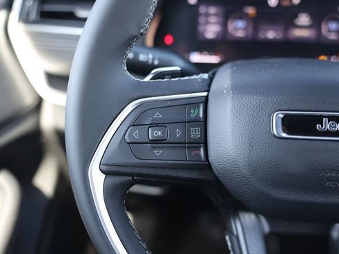 New 2025 Jeep Grand Cherokee Laredo X image 24