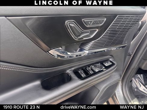 Certified 2022 Lincoln Corsair AWD w/ Premium Package image 13