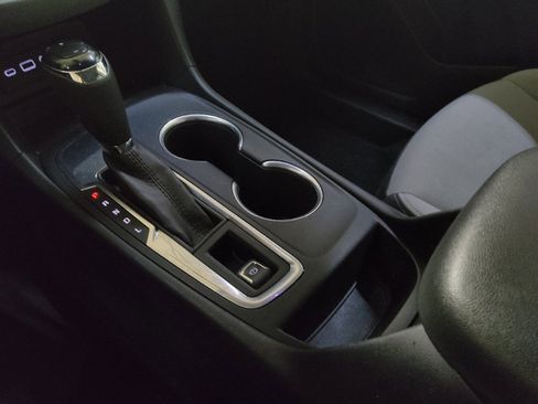 Used 2021 Chevrolet Equinox LS FWD image 26