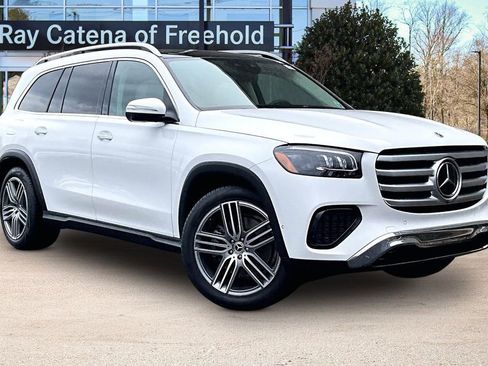 Used 2026 Mercedes-Benz GLS 450 4MATIC image 11
