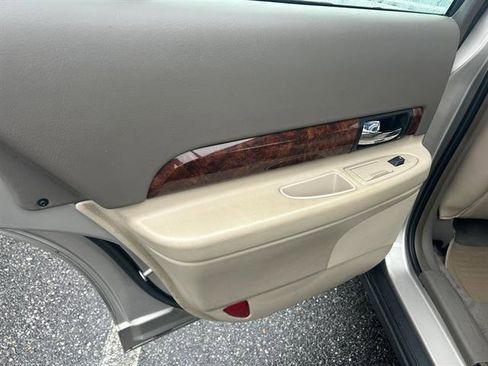 Used 2001 Lincoln LS image 17