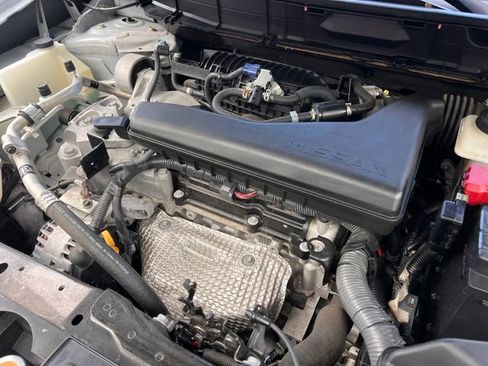 Used 2019 Nissan Rogue SV w/ Premium Package image 32