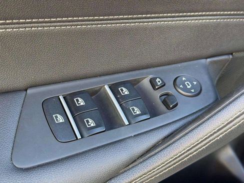 Used 2022 BMW 530e xDrive image 39