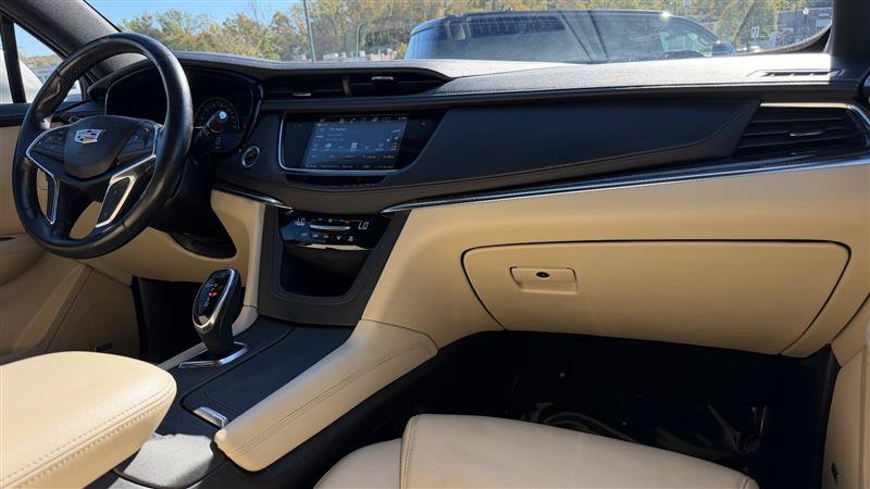 Used 2019 Cadillac XT5 FWD image 36