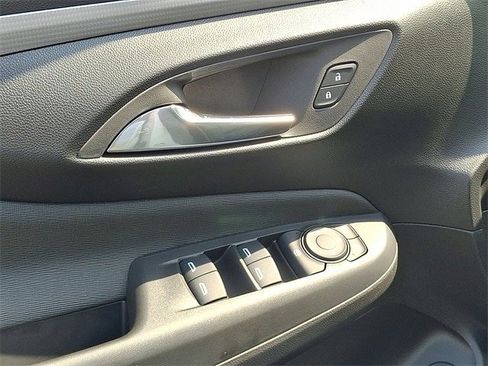 New 2025 Buick Envista Avenir image 9