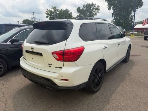 Used 2018 Nissan Pathfinder SL AWD/4WD image 4