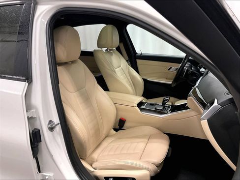 Used 2021 BMW 330i xDrive Sedan w/ Convenience Package image 11