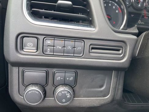 Used 2021 Chevrolet Tahoe LT w/ Luxury Package image 16