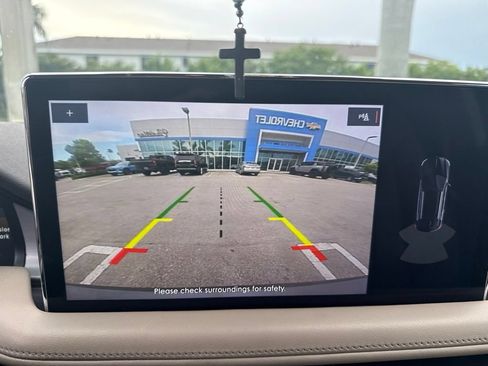 Used 2022 Lincoln Nautilus FWD image 3