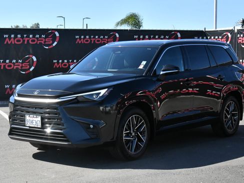 Used 2025 Lexus TX 350 FWD w/ Technology Package image 3