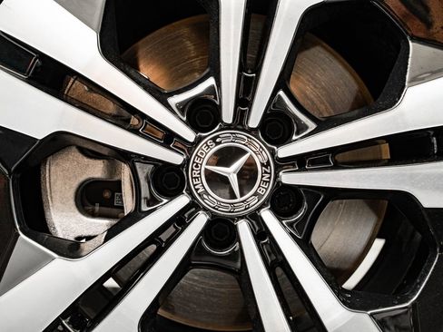 Certified 2024 Mercedes-Benz GLB 250 4MATIC image 8