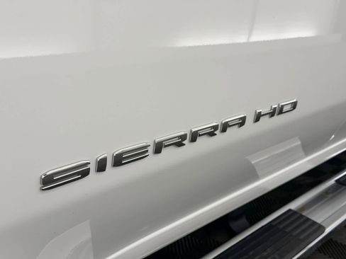 Used 2024 GMC Sierra 2500 SLT w/ SLT Convenience Package image 12