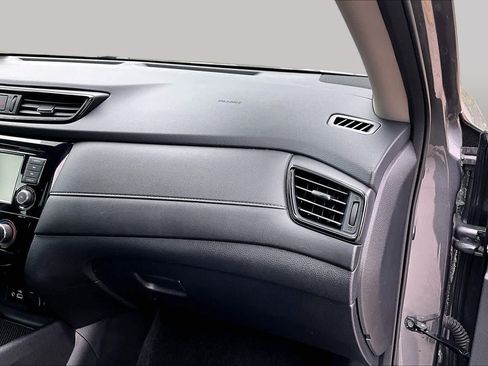Certified 2020 Nissan Rogue S FWD image 18