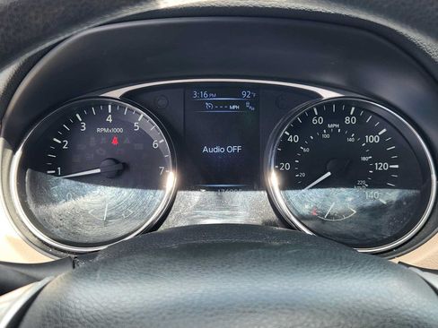 Used 2016 Nissan Rogue SV w/ SV Premium Package FWD image 16