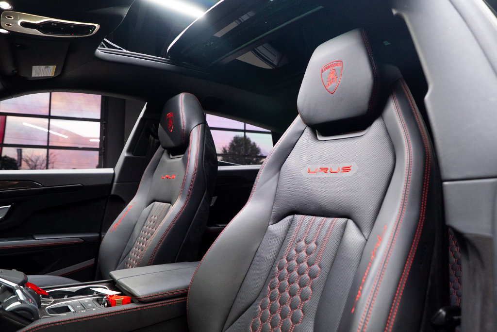 Used 2023 Lamborghini Urus Performante AWD/4WD image 37