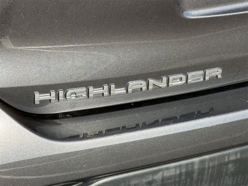 Used 2021 Toyota Highlander XLE image 40