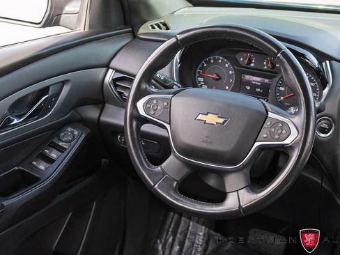Used 2022 Chevrolet Traverse LT FWD image 34