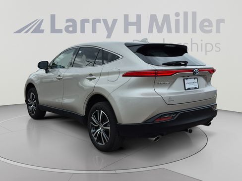 Certified 2023 Toyota Venza LE AWD/4WD image 3