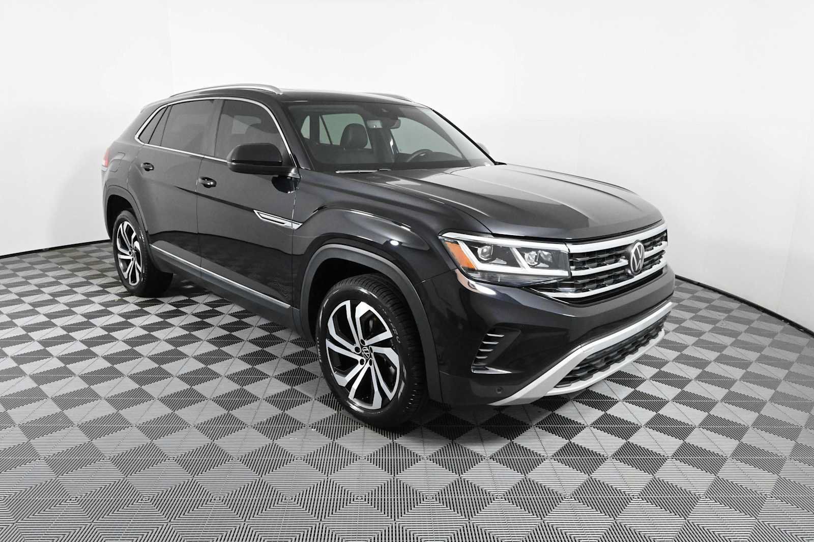 Certified 2023 Volkswagen Atlas Cross Sport SEL AWD/4WD image 1