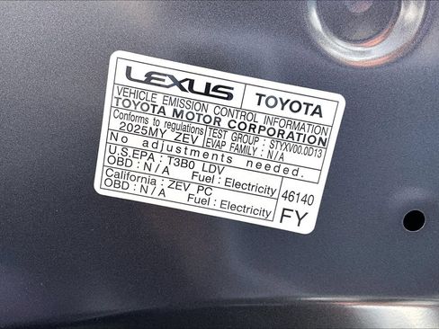 Used 2025 Lexus RZ 300e w/ Cold Area Package FWD image 31