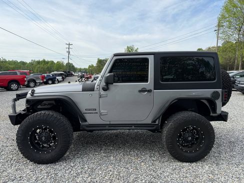 Used 2015 Jeep Wrangler Sport w/ Connectivity Group AWD/4WD image 5