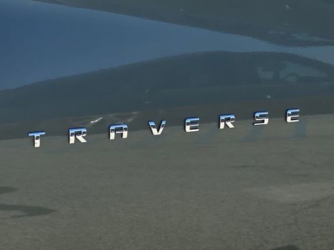 Used 2023 Chevrolet Traverse LT image 17