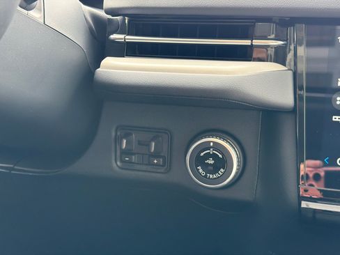 New 2026 Lincoln Navigator L Reserve AWD/4WD image 30