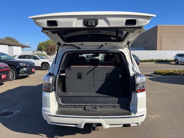 Used 2023 Toyota 4Runner Limited AWD/4WD image 9
