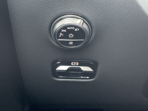 Certified 2025 Mercedes-Benz GLC 300 4MATIC image 24