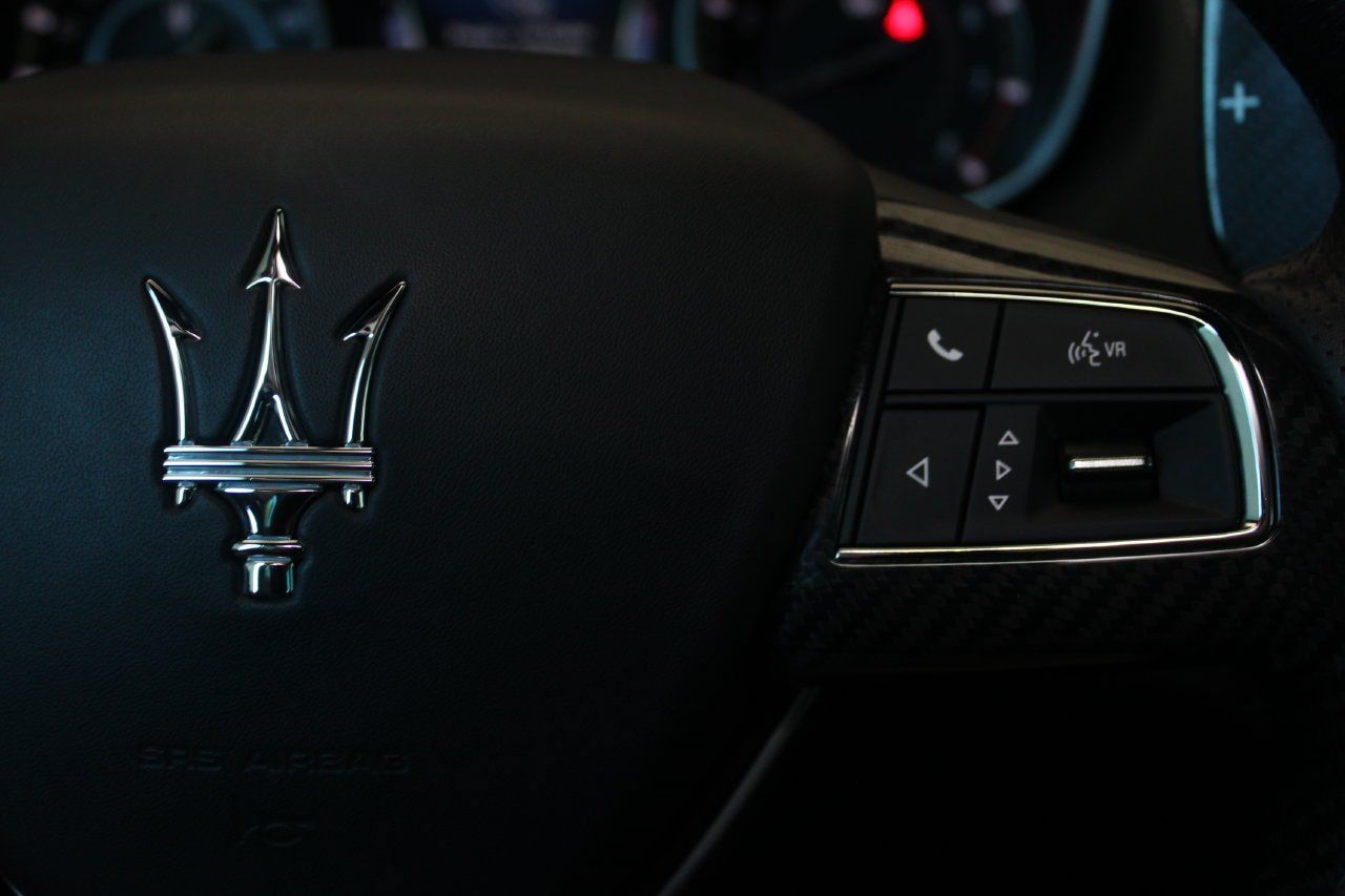 Used 2019 Maserati Levante GTS AWD/4WD image 32